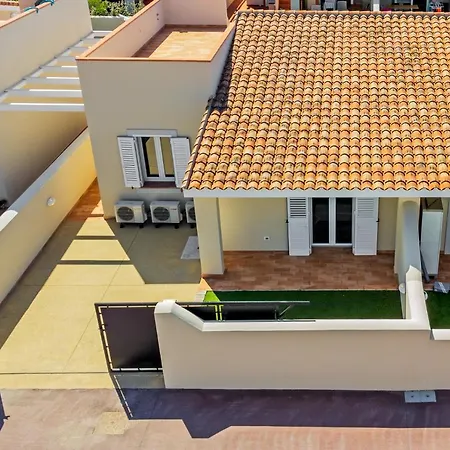 Maria - Nuovissima Con Giardino In Διαμέρισμα