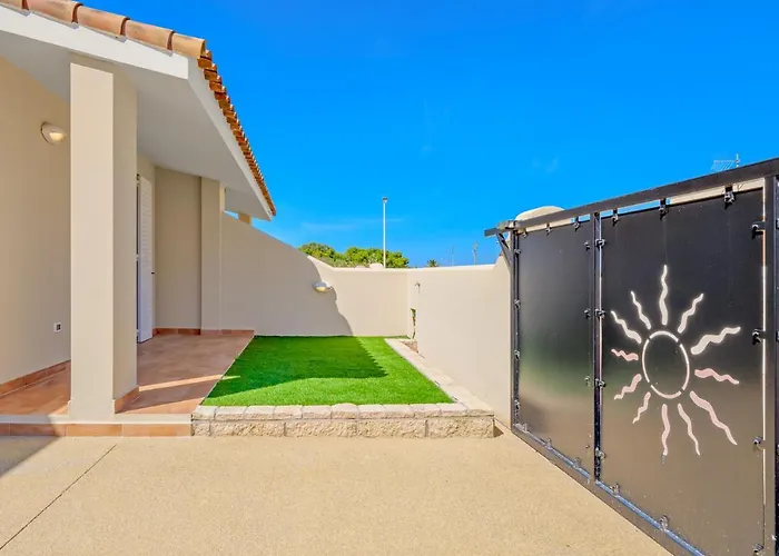 Maria - Nuovissima Con Giardino In Valledoria (Sardinia)