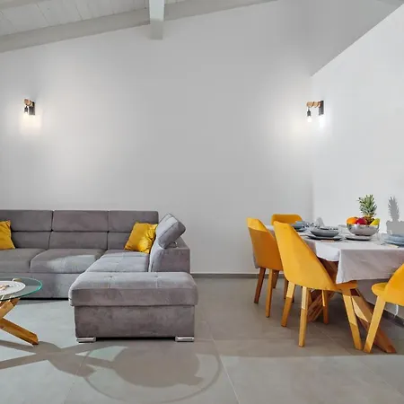 Maria - Nuovissima Con Giardino In Апартаменты Валледория